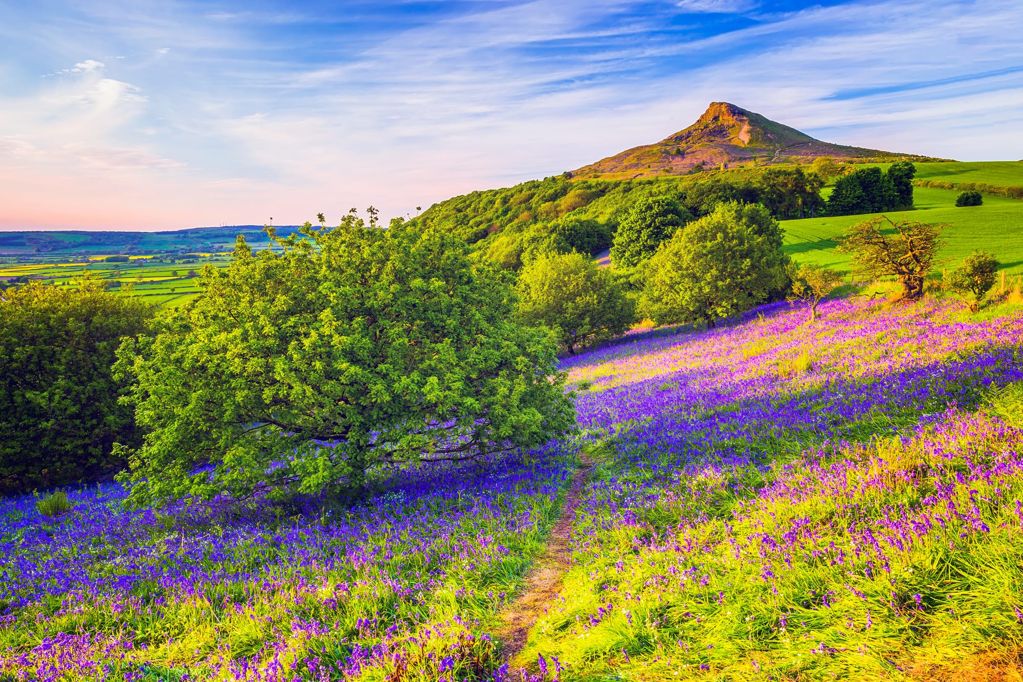 Things to Do in Sandsend: Discovering Coastal Charm and Serenity